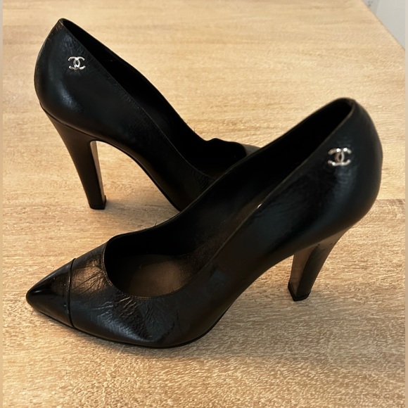 Chanel Black Calf Leather Heels with Patent Leather Toe - Picture 1 of 7